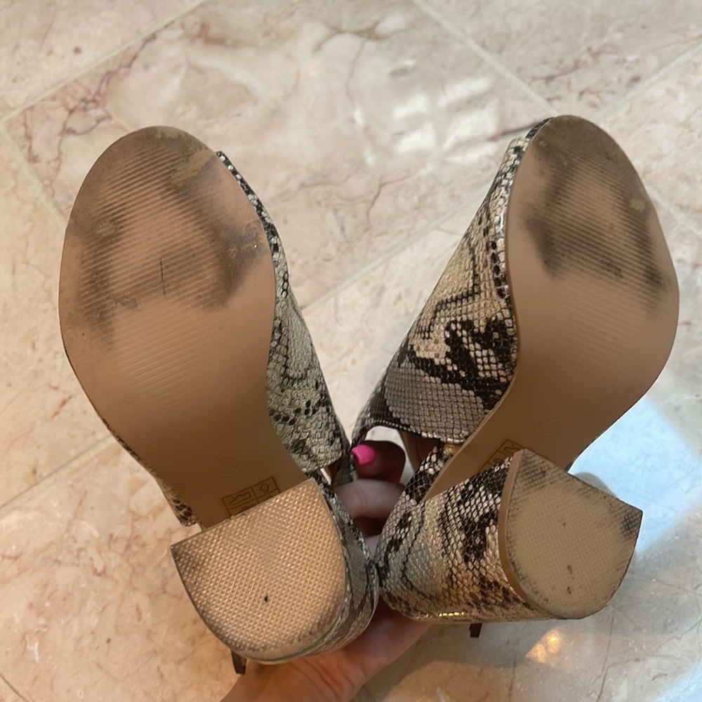 Heels - Picture 6 of 6